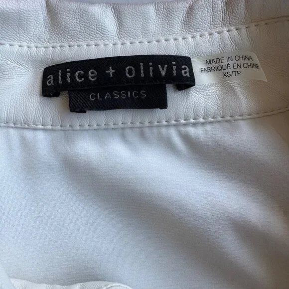 ALICE + OLIVIA Edyth Vegan Leather Top Womens XS Oversized Crop Button Shirt - Picture 7 of 8